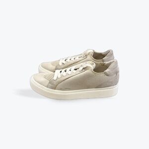 Vaneli Sport Womens Beige Knit Suede Lace Up Sneaker Size 8.5 M Tan Gold Shimmer